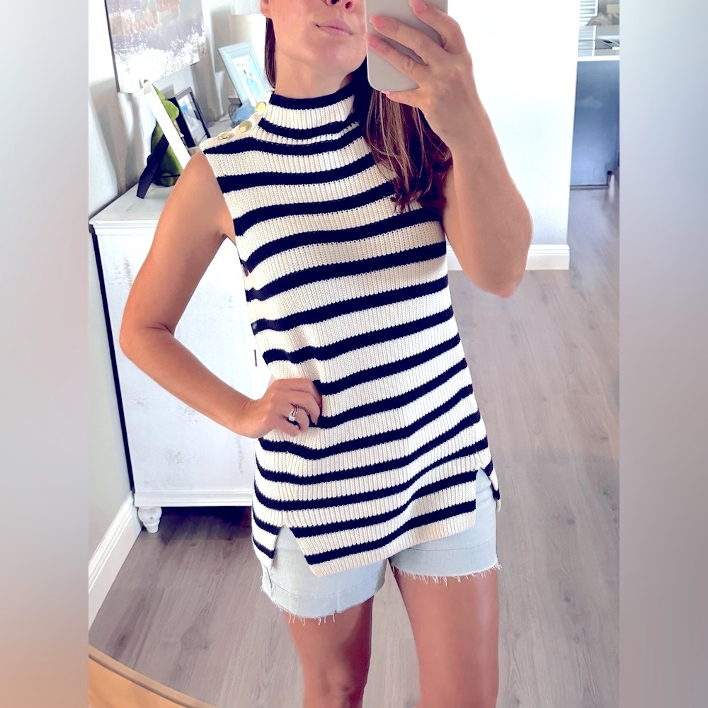 LOFT NAVY BLUE AND WHITE KNIT MOCK NECK SLEEVELESS SWEATER WITH GOLD BUTTONS